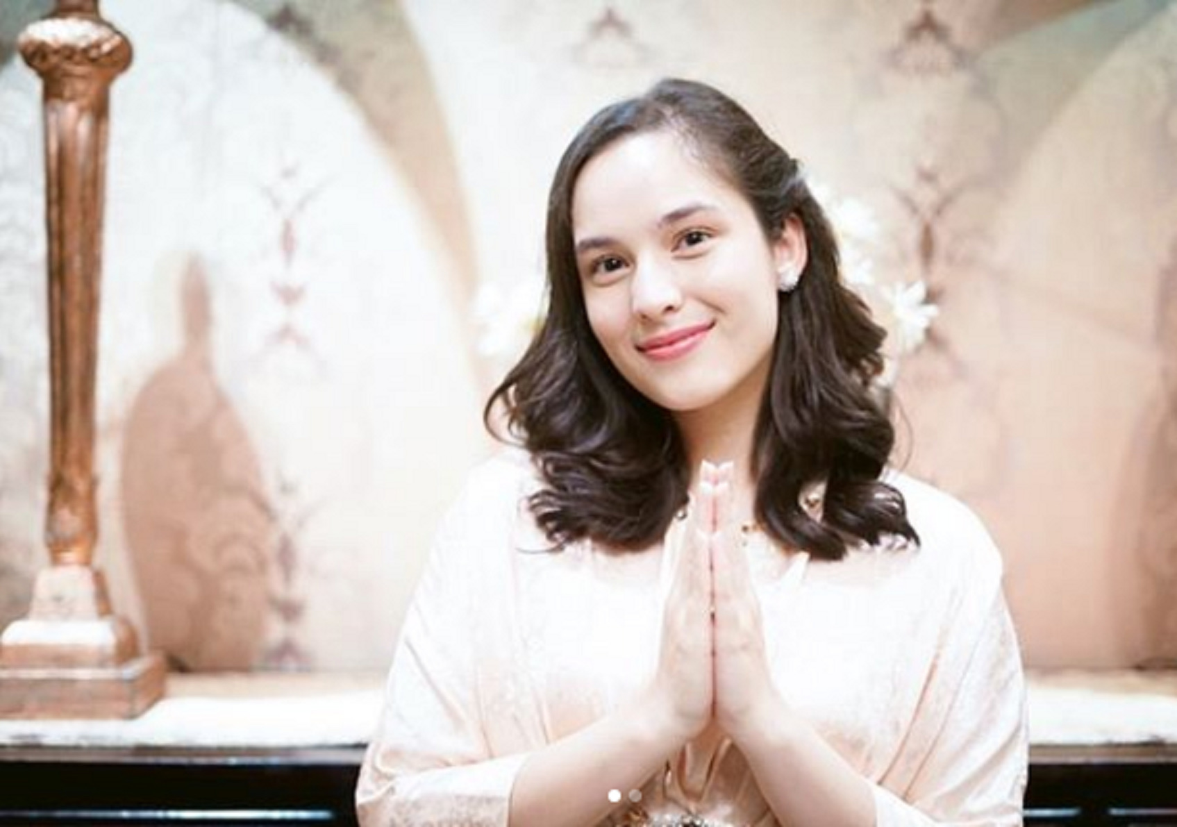 https://www.instagram.com/chelseaislan/