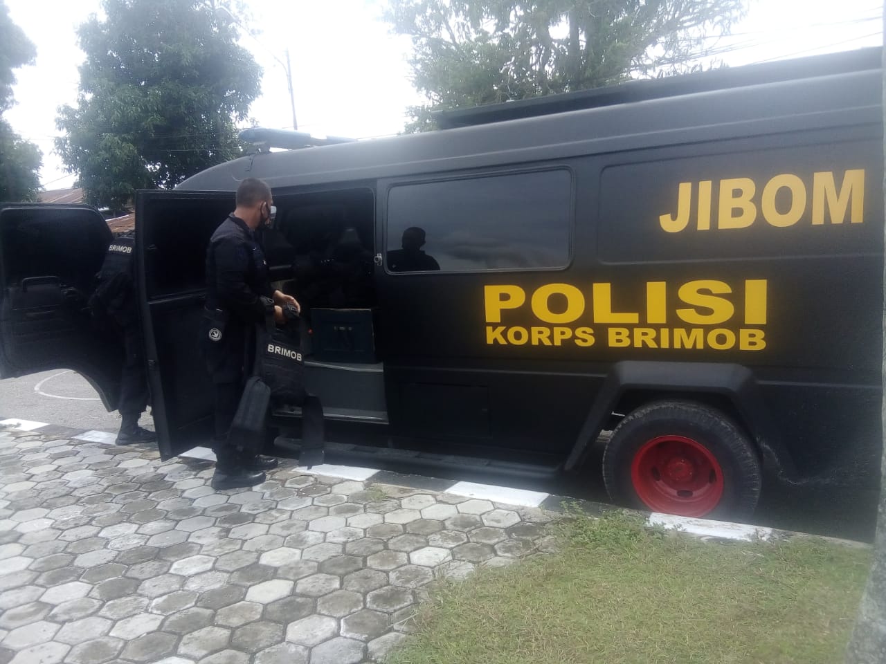 Tim Jibom Polda Sumbar Meluncur Ke Pariaman, Terkait Temuan Granat Oleh Warga