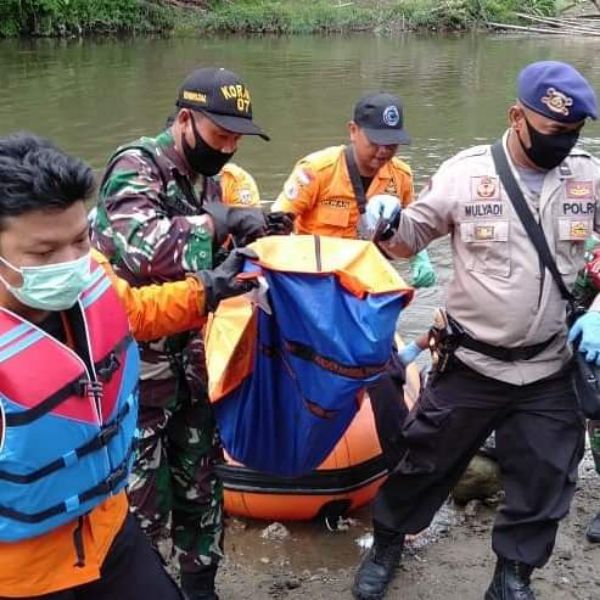 Pencarian Selama 3 hari Akhirnya Korban Hanyut Ditemukan di Sungai Marunggi Duku Gadang Nagari Kurai Taji