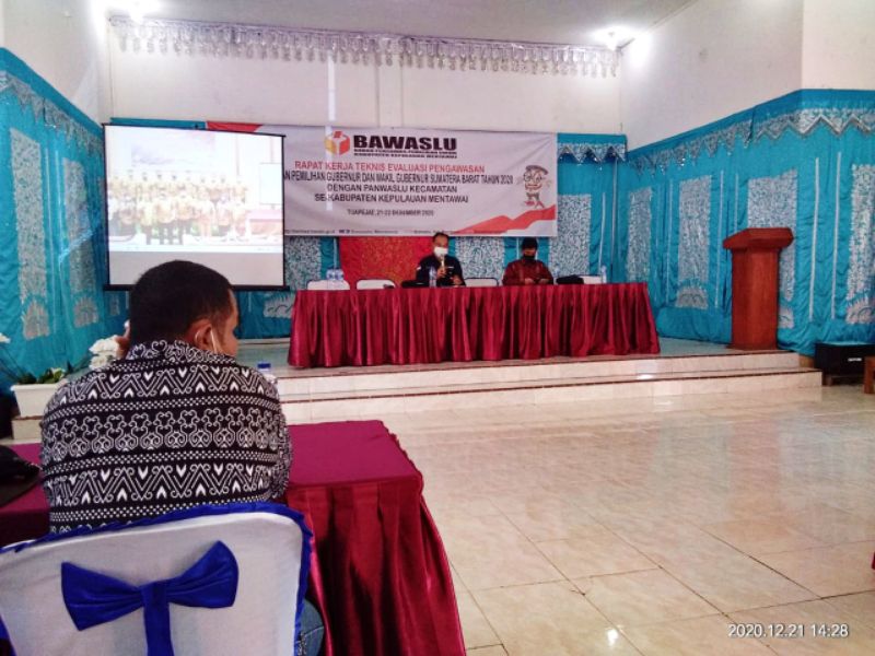 Pilgub Sumbar Usai, Bawaslu Gelar Rapat Evaluasi Bersama Panwascam Se- Kabupaten Mentawai