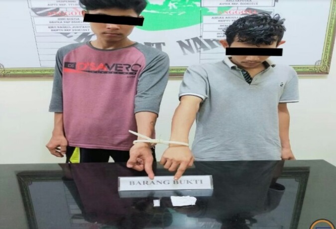 Dua Tersangka Pelaku Penyalahgunaan Narkotika Jenis Sabu, Ditangkap Satresnarkoba Polres Agam