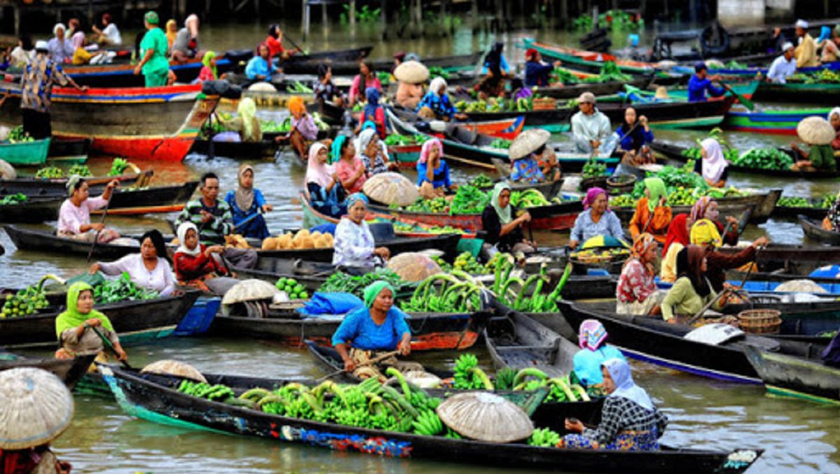 Pasar Apung di Kalimantan Selatan (foto: internet)