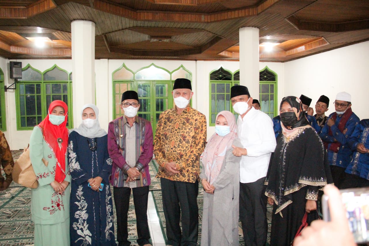 foto : Kunjungan Tim Safari Ramadhan Sumatera Barat ke Masjid Raya Talang (dok.Humas/Kab.Solok)