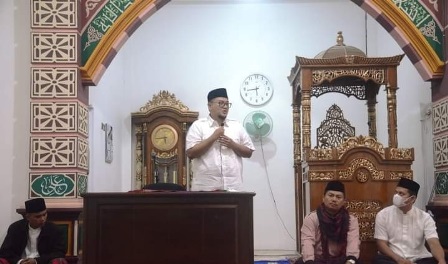 Wabup Tanah Datar Richi Aprian saat Pimpin Tim Khusus Safari Ramadhan Kabupaten Ke Masjid Nurul Huda Jorong Tigo Tumpuak Nagari Taluak, Senin (19/4/2021)