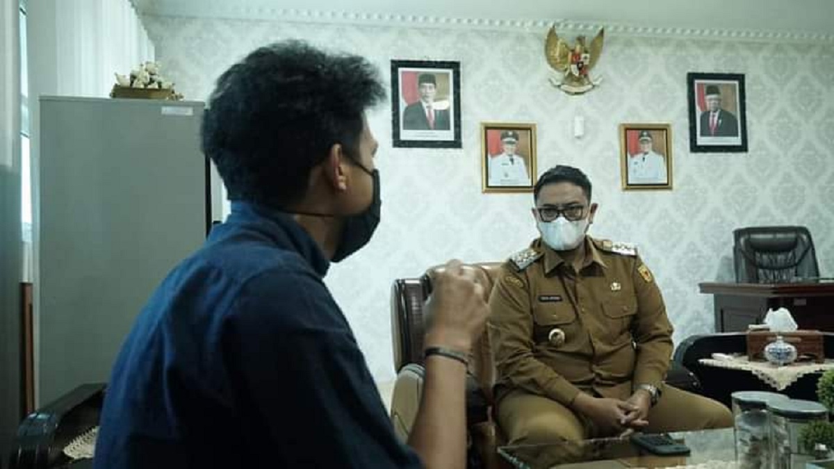 foto : Muhammad Husen bersama Wabup Richi Aprian (dok.Pede/Klikkoran)