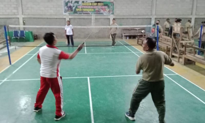 Semarak HUT TNI Ke- 76, Kodim 0319 Mentawai Gelar Turnamen Badminton