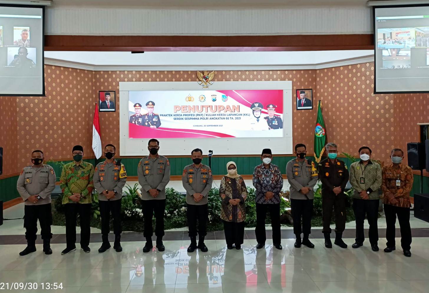 Bupati bersama Kasespim Lemdiklat dan Forkopimda Jombang menutup PKL peserta Sespimma Polri