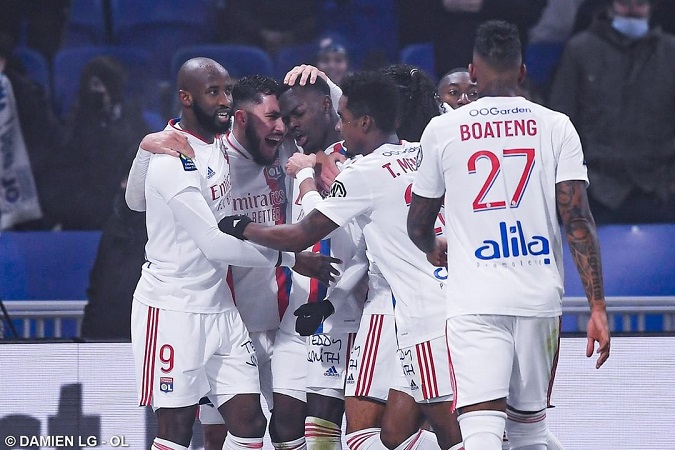 Lyon vs Paris Saint-Germain, Lyon harus puas berbagi angka 1-1. (Foto : Instagram Olympique Lyon)