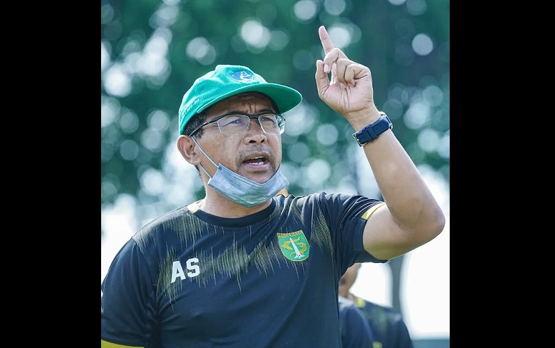 Aji Santoso Pelatih Kepala Persebaya Surabaya, (Foto: Instagram Persebaya Surabaya)