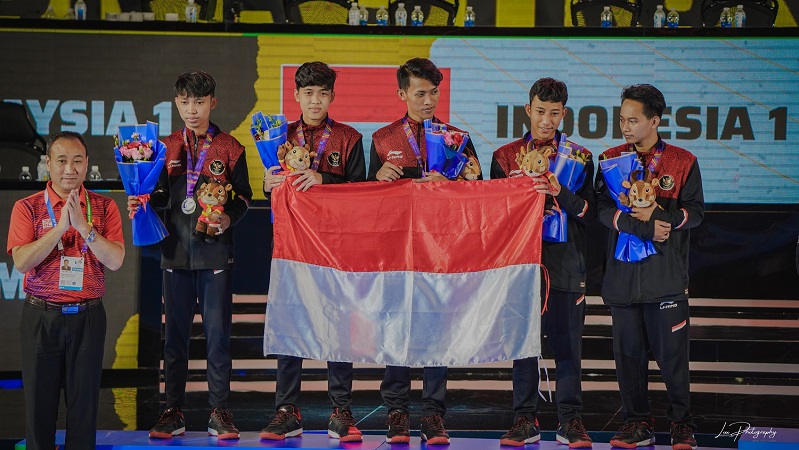 Timnas Indonesia berhasil meraih medali perak di ajang SEA Games Vietnam 2021 untuk cabang olahraga esports Free Fire. (Foto: Telkomsel)