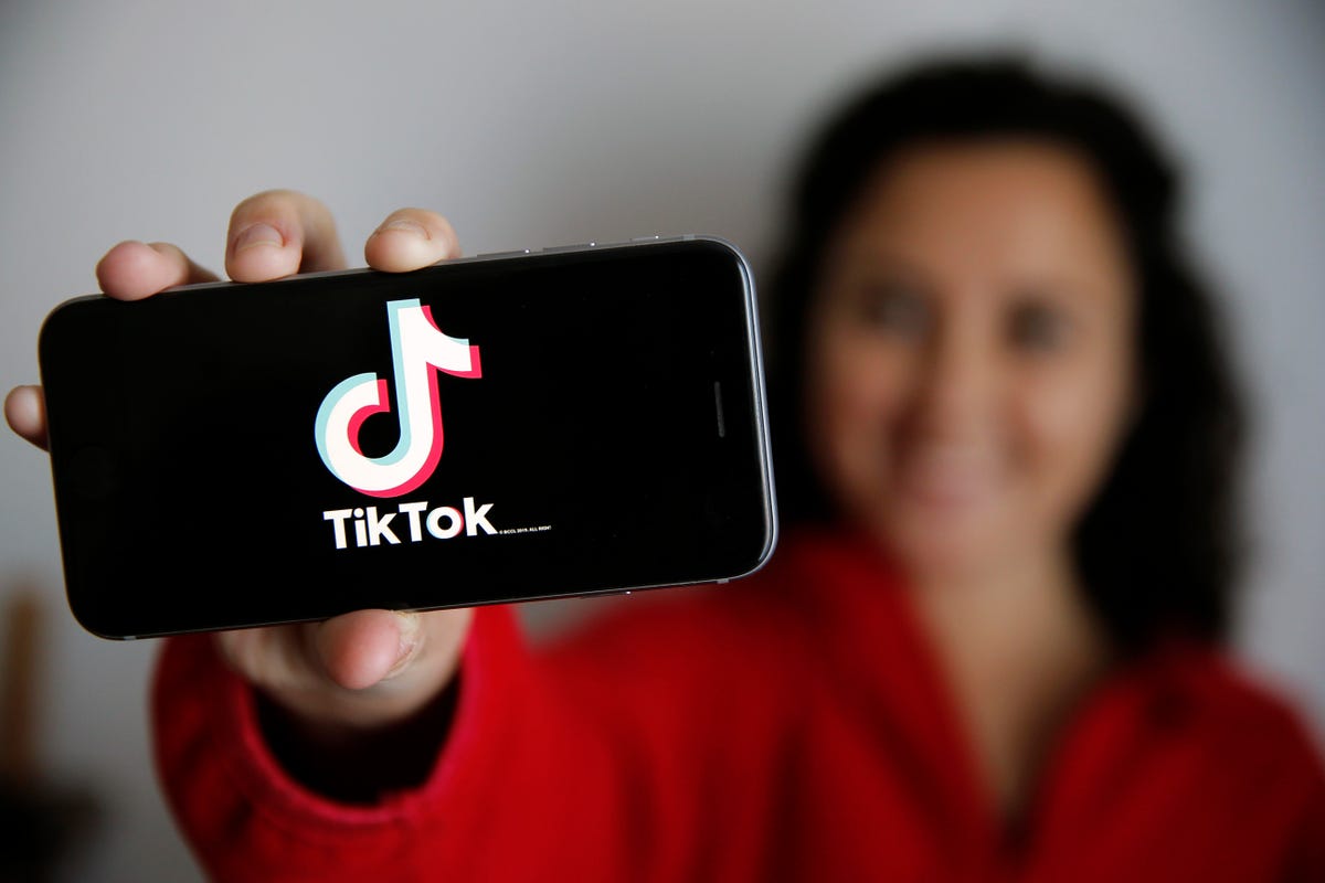Cara download video TikTok tanpa watermark terbaru 2022.