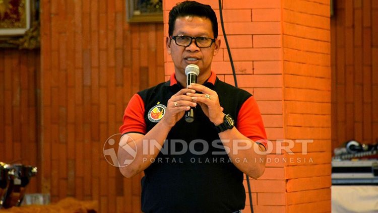 Pelatih Kepala Semen Padang FC Delfiadri Liga 2 2022, (Foto: Indosport)