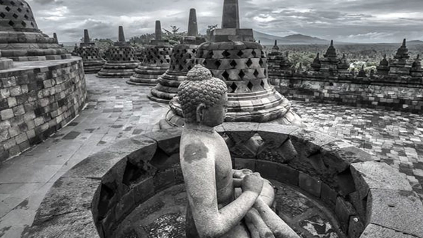 Area sekitar Candi Borobudur (foto: Luxury Travel Blog) 
