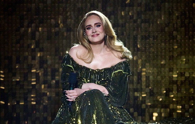 Lirik, Terjemahan dan Pencipta Lagu  Easy On Me - Adele