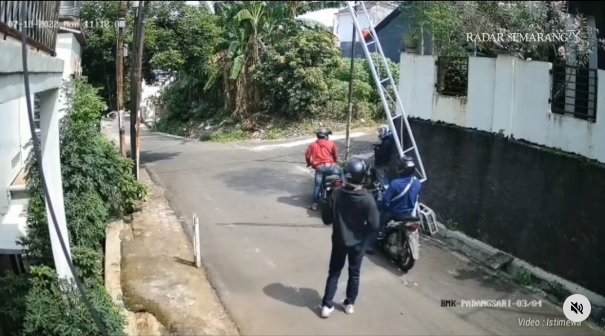 Video CCTV penembakan istri TNI di Semarang, (Foto: Instagram Info Komando)