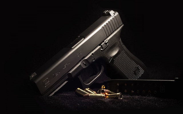 Pistol Glock 17, (Foto: Wallpaperbetter.com)