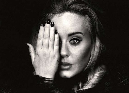 Arti Lagu Love In The Dark – Adele, Ini Terjemahan Lirik Bahasa Indonesia (Foto: Adele/Klikkoran)