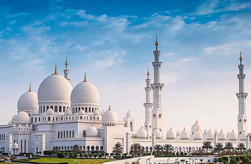10  Masjid dengan Desain Terbaik dan Terindah di Dunia (umma)*muslimahdaily.com*www.kontraktorkubahmasjid.com