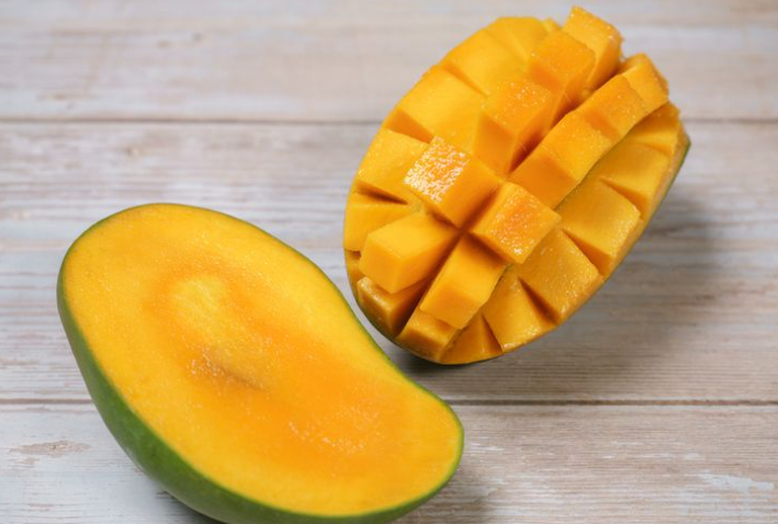 Tebakan: Mangga Apa yang Enak Pas Lagi Gatal 8 Huruf? (TTS) Sedap Benar Jawabannya Deh
