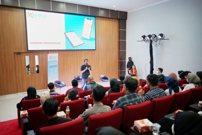 Kredivo kembali menggelar acara Generasi Djempolan di Universitas Indo Global Mandiri, Palembang. (Foto: Kredivo)