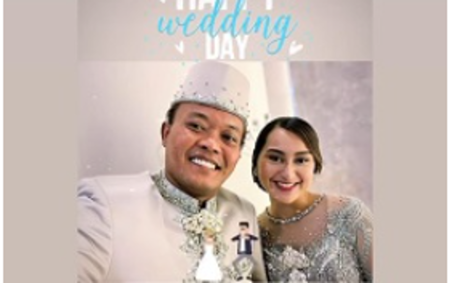 Sule dan Memes Prameswari pakai baju pengantin pada 19 Oktober 2022 (foto: Instagram)