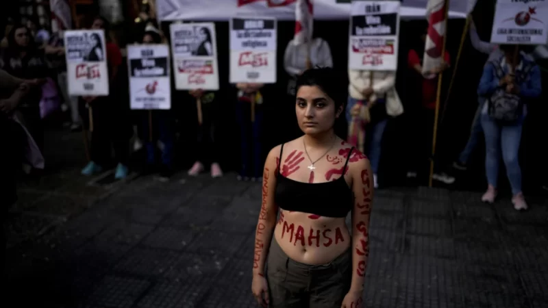 Demonstran di Iran. (Foto: NSD/Natacha Pisarenko)