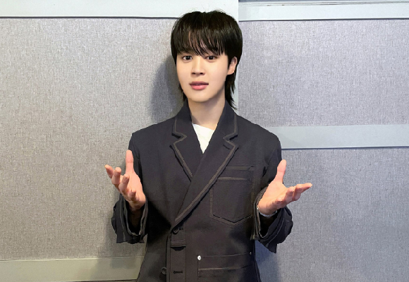 'Like Crazy' Milik Jimin BTS Mencapai Peringkat Pertama di Tangga Lagu iTunes di Lebih dari 110 Negara Setelah Dirilis (Foto : Twitter @bts_bighit)