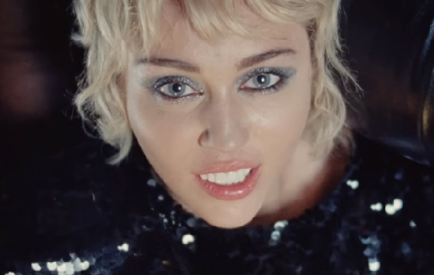 VIRAL TIKTOK! Arti dan Makna Lagu 'Angels Like You' by Miley Cyrus Lengkap dengan Terjemahan Lirik Bahasa Indonesia (Foto : Tangkap Layar Youtube)