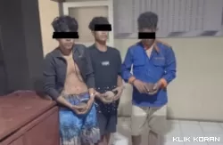 Penangkapan pelaku pencurian besi di Kota Padang. (Foto: Halonusa)