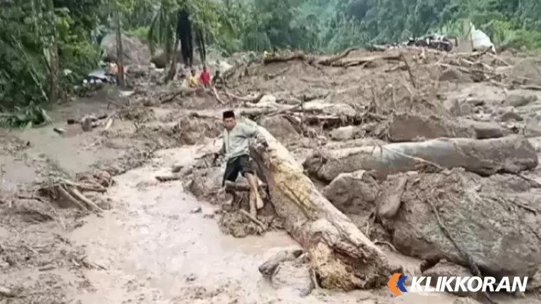 Banjir di Pesisir Selatan beberapa waktu lalu. (Foto: Istimewa)