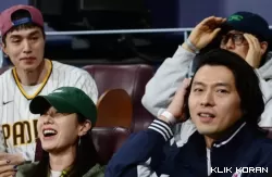 Son Ye Jin Hyun Bin Lee Dong Wook Gong Yoo nonton Baseball (foto: Newsen)