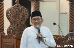 Walikota Padang Hendri Septa tengah berikan tausiah saat safari Ramadan di Masjid Al Muhajirin. (Foto: Istimewa)