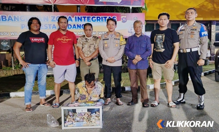 Penangkapan Pelaku pencuri kotak amal di Masjid Raya Sumbar. (Foto: Istimewa)