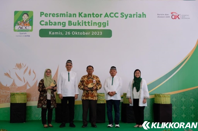 Peresmian kantor ACC Syariah Bukittinggi.