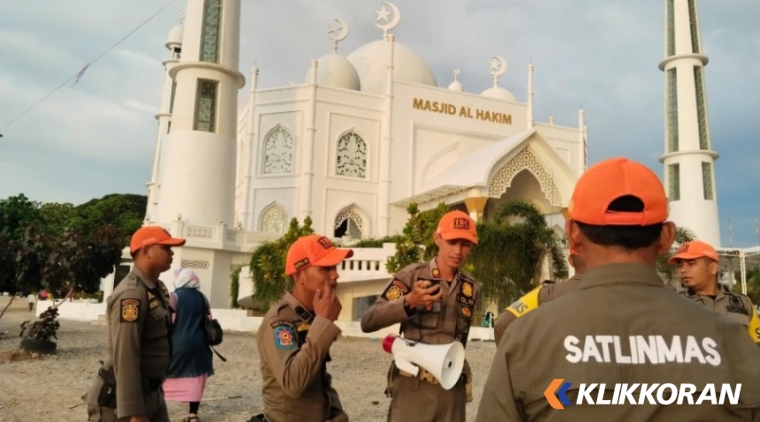 Tim Satpol PP Padang tengah Patroli di Masjid Al Hakim. (Foto: Istimewa)