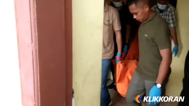 Proses evakuasi penemuan mayat di Lubuk Begalung, Kota Padang. (Foto: Istimewa)