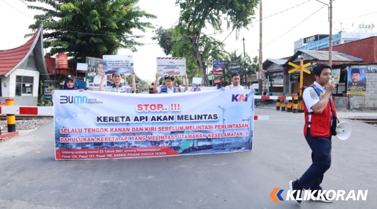 Sosialisasi Keselamatan di Perlintasan Sebidang PT KAI Divre II Sumbar. (Foto: Istimewa)