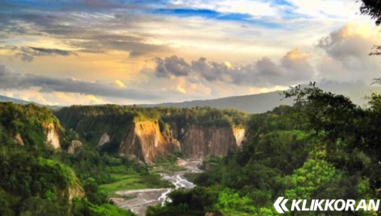 Ngarai Sianok, Bukittinggi.