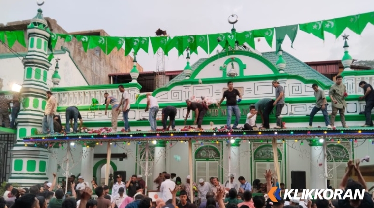 Tradisi Serak Gulo di Kota Padang. (Foto: Pemko Padang)