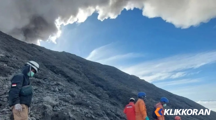 Proses evakuasi korban Gunung Marapi 3 Desember 2023. (Foto: Istimewa)