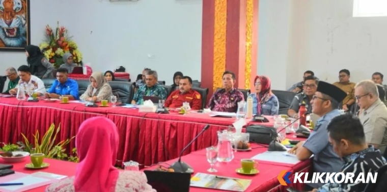 Rapat evaluasi PAD Pemko Padang. (Foto: Prokopim)
