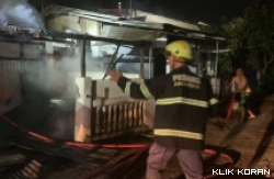 Situasi kebakaran usai api dipadamkan, di Jalan Ampalu Perumahan Amelindo, Kelurahan Pengambiran, Kecamatan Lubuk Begalung, Kota Padang, Kamis (23/11/2023). (Istimewa)