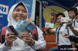 Periksa segera nama anak Anda di situs Kemendikbud.go.id untuk mengakses Program Indonesia Pintar (PIP). (Foto: Istimewa)