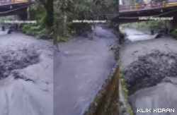 Marapi keluarkan lahar dingin mengalir di di Kecamatan Batipuah, Kabupaten Tanah Datar. (Foto: tangkapan layar Instagram @info_nagarisumbar)