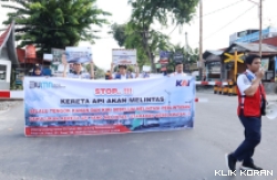 Sosialisasi Keselamatan di Perlintasan Sebidang PT KAI Divre II Sumbar. (Foto: Istimewa)