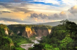 Ngarai Sianok, Bukittinggi.