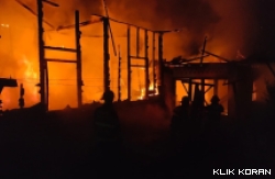 Kebakaran di Tanjung Saba, Kota Padang. (Foto: BPBD Padang)