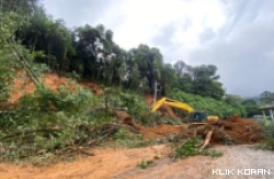 Longsor di Pendakian 17 atau Kelok 17, Koto Alam, Kecamatan Pangkalan Koto Baru, Kabupaten Limapuluh Kota, Provinsi Sumatera Barat (Sumbar). (Foto: Halonusa)