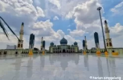 Beginilah penampakan payung-payung di Masjid Agung An-Nur Riau.(ist)