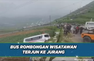 Bus angkut siswa masuk ke jurang di Dieng. (Foto: YouTube Buletin iNews)